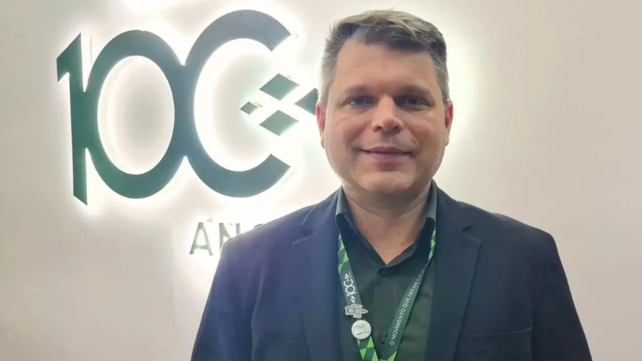 Stefanini A estrutura de engenharia da empresa conta atualmente com 38 engenheiros, além de 12 profissionais dedicados à área de P&D Stefanini A estrutura de engenharia da empresa conta atualmente com 38 engenheiros, além de 12 profissionais dedicados à área de P&D